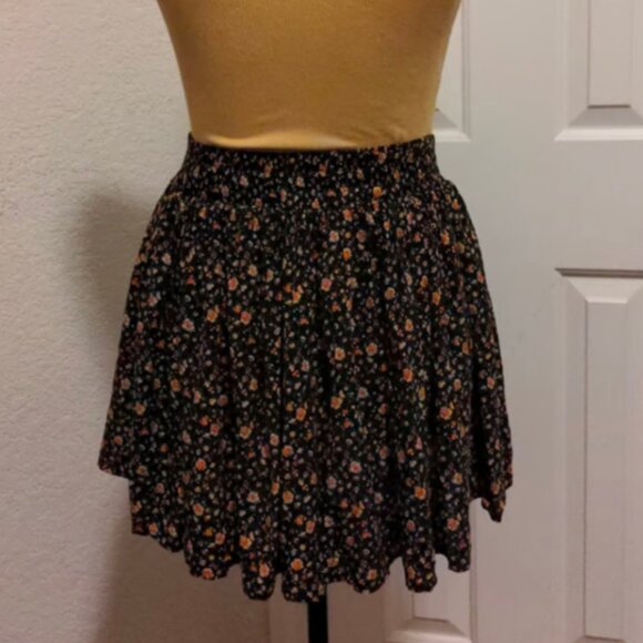 Juniors Floral Skirt Short Skirt Size Small Forever 21 - Picture 3 of 4